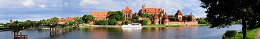 640px-Marienburg_2004_Panorama_web-2.jpg